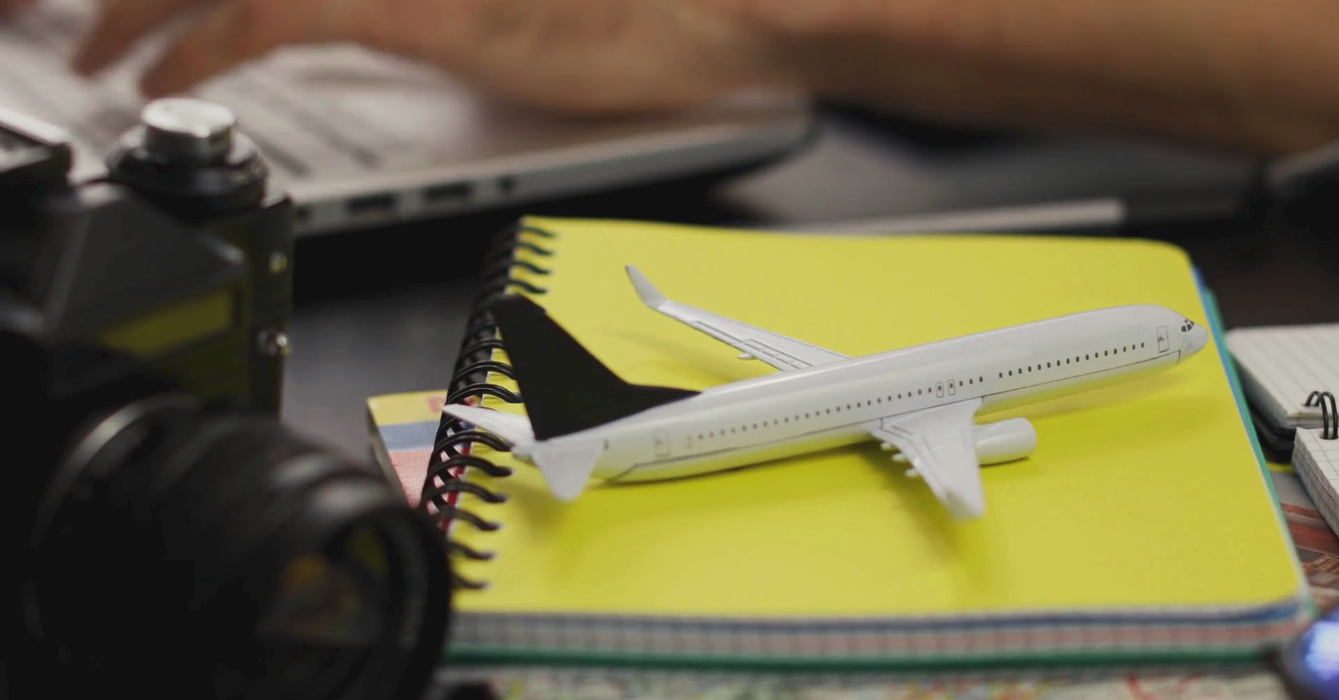 A traveler filling in the Travel planner  from the My Planova brand.